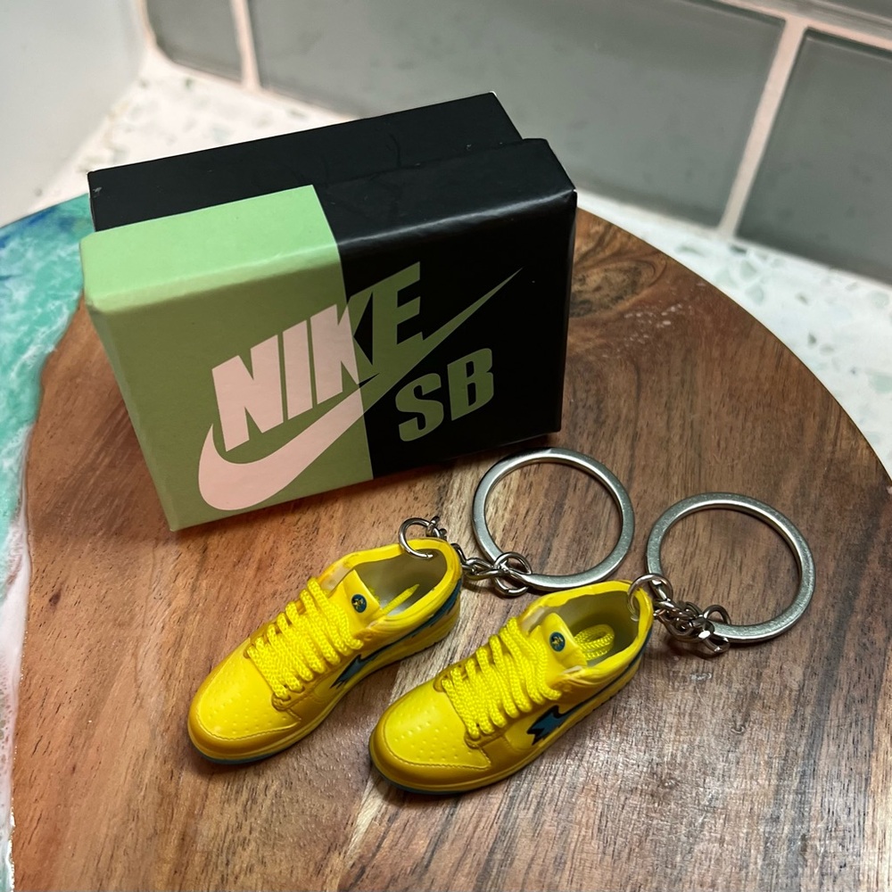 NIKE Grateful Dead Dunks 3D Keychains one pair - Picture 5 of 8